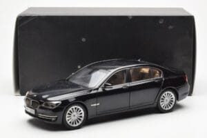 BMW 750Li F02 Facelift Carbon Fekete Kyosho 1:18 08784BK Fém – 8. kép a 8-ből