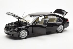 BMW 760Li E66 Fekete Kyosho 1:18 08572BK Fém – 2. kép a 9-ből