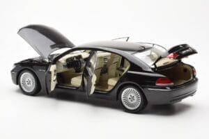 BMW 760Li E66 Fekete Kyosho 1:18 08572BK Fém – 5. kép a 9-ből
