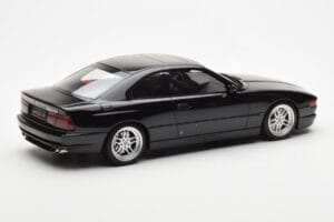 BMW 850 CSi E31 Fekete Otto 1:18 OT827 Gyanta – 2. kép a 6-ből