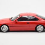 BMW 850 CSi E31 Piros Otto 1:18 - image 3 of 6