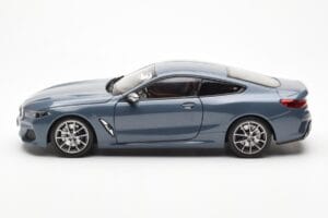BMW 850i G15 Barcelona Blue Metallic Norev 1:18 80432450995 Fém – 4. kép a 8-ből
