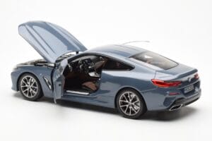 BMW 850i G15 Barcelona Blue Metallic Norev 1:18 80432450995 Fém – 5. kép a 8-ből