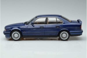 BMW Alpina B10 4.6 E34 Kék MCG 1:18 MCG18230 Fém – 3. kép a 6-ből