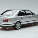 BMW Alpina B10 4.6 E34 Ezüst MCG 1:18 MCG18231 Fém - image 2 of 5