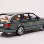 BMW Alpina B10 E34 Touring Sötétzöld MCG 1:18 - image 2 of 6