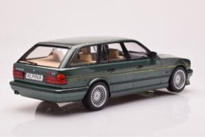 BMW Alpina B10 E34 Touring Sötétzöld MCG 1:18 MCG18331 Fém – 2. kép a 6-ből
