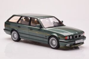 BMW Alpina B10 E34 Touring Sötétzöld MCG 1:18 MCG18331 Fém – 4. kép a 6-ből
