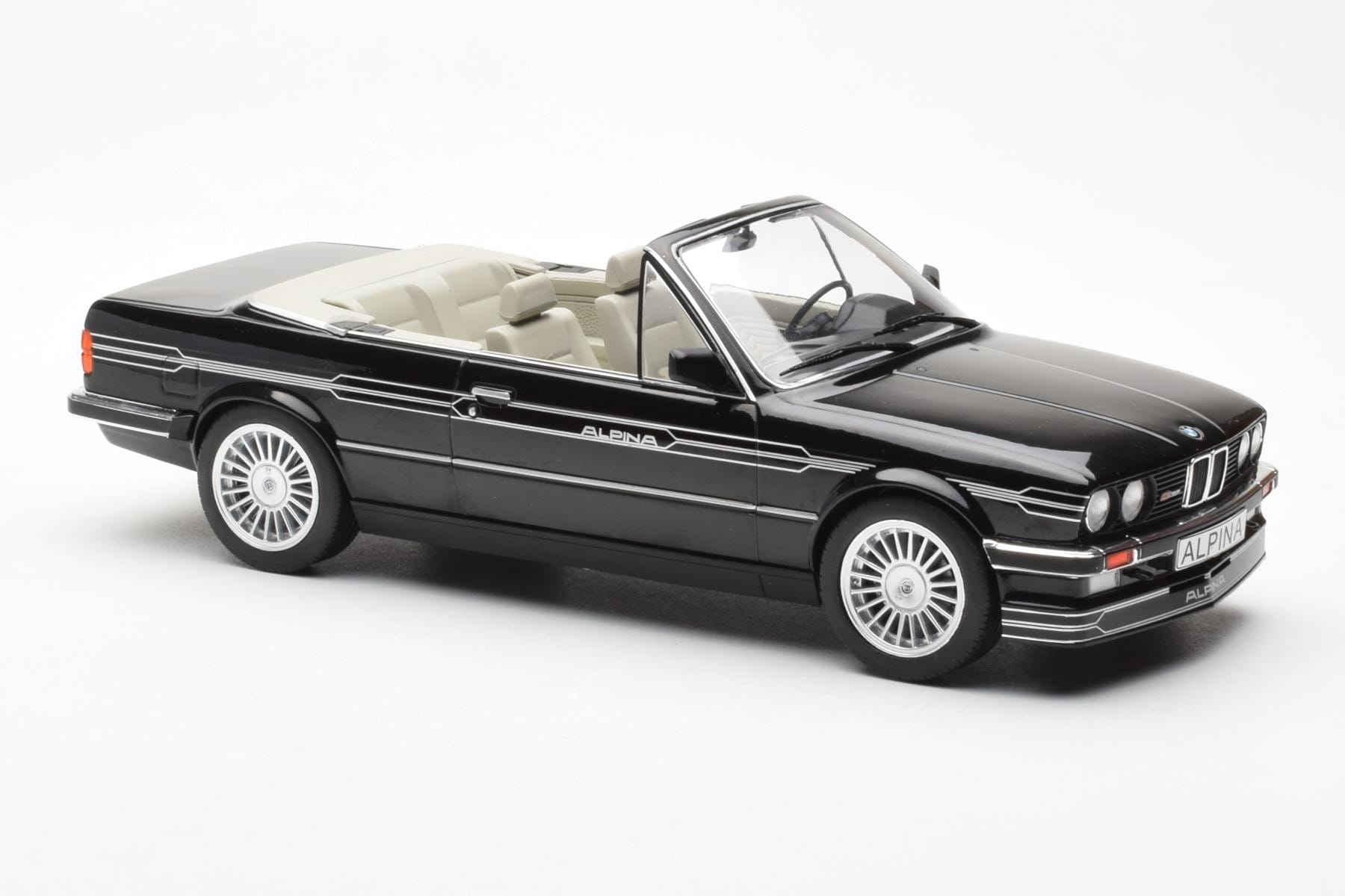 BMW Alpina C2 E30 2.7 Kabrió Fekete MCG 1:18 MCG18277 Fém – 4. kép a 6-ből