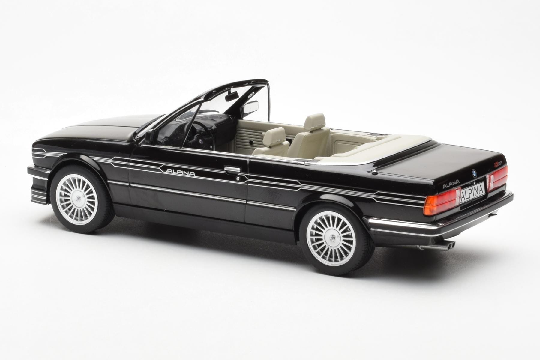BMW Alpina C2 E30 2.7 Kabrió Fekete MCG 1:18 MCG18277 Fém – 5. kép a 6-ből