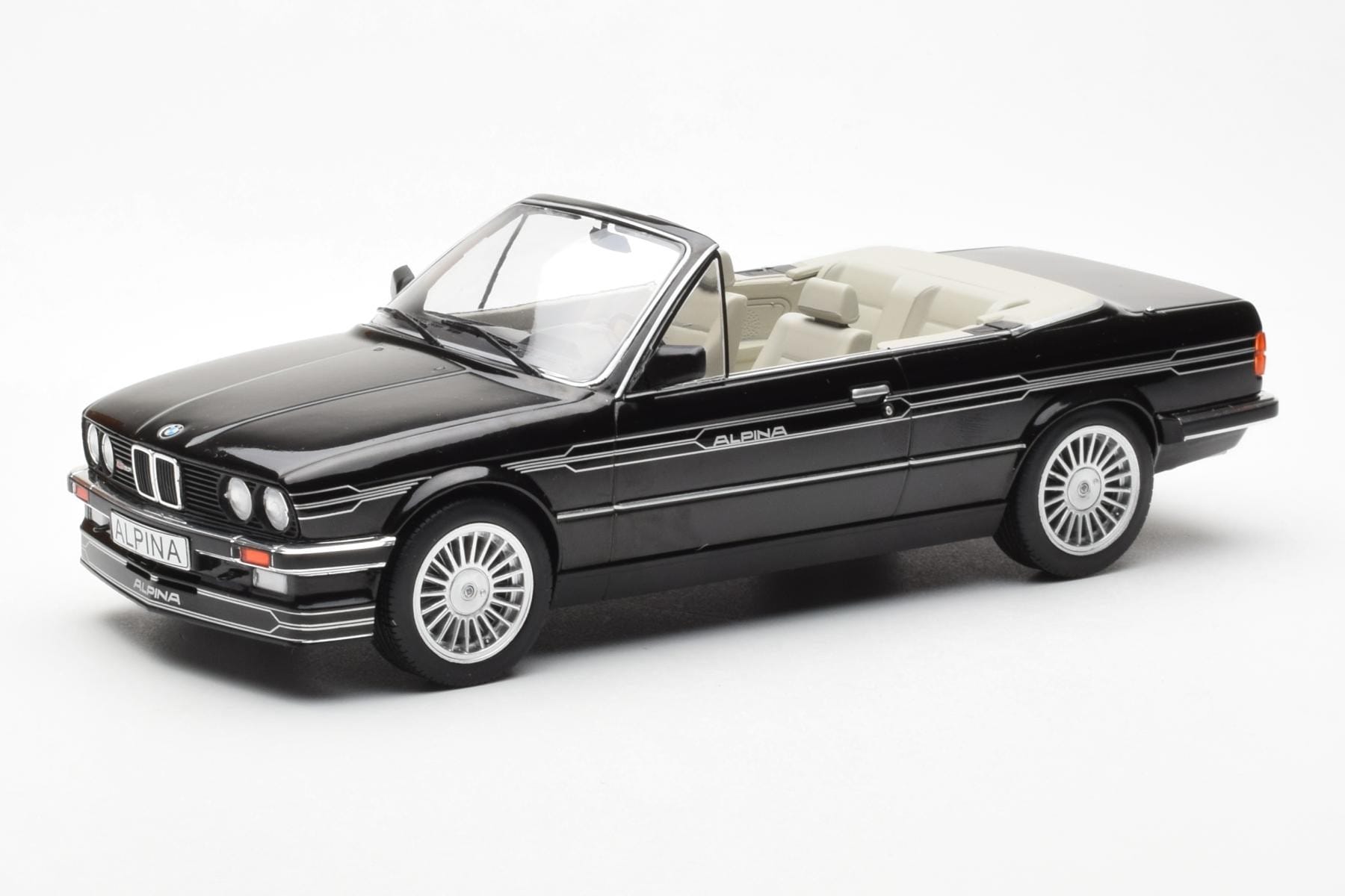 BMW Alpina C2 E30 2.7 Kabrió Fekete MCG 1:18 MCG18277 Fém