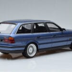 BMW Alpina B10 E34 4.0 Touring Kék Otto 1:18 OT944 Gyanta - image 2 of 6