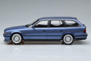 BMW Alpina B10 E34 4.0 Touring Kék Otto 1:18 OT944 Gyanta – 3. kép a 6-ből