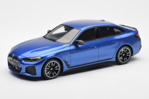 BMW i4 M50 G26 Kék Otto 1:18 OT453