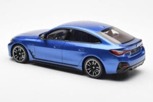 BMW i4 M50 G26 Kék Otto 1:18 OT453 Gyanta – 5. kép a 6-ből