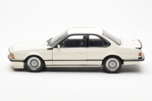 BMW M635 CSi E24 Fehér Dealer Edition AUTOart 1:18 80430145829 Fém – 4. kép a 8-ből