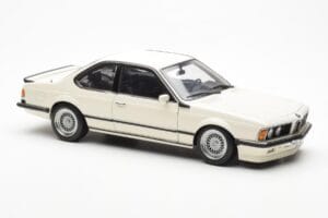 BMW M635 CSi E24 Fehér Dealer Edition AUTOart 1:18 80430145829 Fém – 6. kép a 8-ből