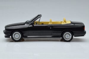 BMW M3 E30 Kabrió Fekete Otto 1:18 OT1012 Gyanta – 3. kép a 6-ből
