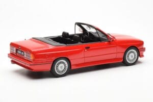 BMW M3 E30 Kabrió Piros Otto 1:18 OT077 Gyanta – 2. kép a 6-ből