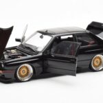 BMW M3 E30 Sport Evolution Fekete Custom Wheels AUTOart 1:18 - image 2 of 8
