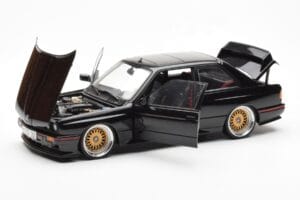 BMW M3 E30 Sport Evolution Fekete Custom Wheels AUTOart 1:18 70562 Fém – 2. kép a 8-ből