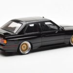 BMW M3 E30 Sport Evolution Fekete Custom Wheels AUTOart 1:18 - image 3 of 8