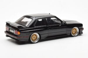BMW M3 E30 Sport Evolution Fekete Custom Wheels AUTOart 1:18 70562 Fém – 3. kép a 8-ből
