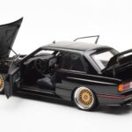 BMW M3 E30 Sport Evolution Fekete Custom Wheels AUTOart 1:18 - image 5 of 8