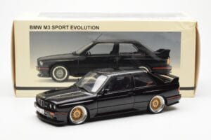BMW M3 E30 Sport Evolution Fekete Custom Wheels AUTOart 1:18 70562 Fém – 8. kép a 8-ből