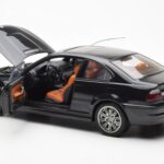 BMW M3 E46 Fekete AUTOart 1:18 - image 5 of 8
