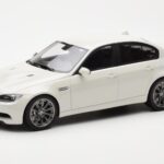 BMW M3 E90 Szedán Fehér GT Spirit 1:18