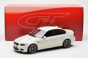 BMW M3 E90 Szedán Fehér GT Spirit 1:18 GT053 Gyanta – 6. kép a 6-ből