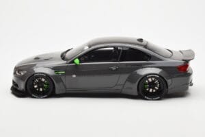 BMW M3 E92 LBWK Liberty Walk Szürke GT Spirit 1:18 GT127 Gyanta – 3. kép a 6-ből