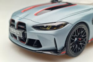 BMW M4 CSL G82 Szürke GT Spirit 1:18 GT427 Gyanta – 6. kép a 8-ből