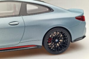 BMW M4 CSL G82 Szürke GT Spirit 1:18 GT427 Gyanta – 7. kép a 8-ből
