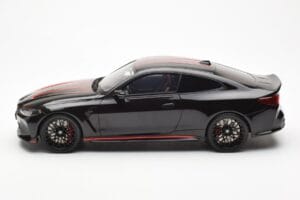 BMW M4 G82 CSL Sapphire Fekete GT Spirit 1:18 GT904 Gyanta – 3. kép a 6-ből