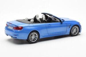 BMW M4 F83 Kabrió Yas Marina Kék Paragon 1:18 80432339612 Fém – 3. kép a 8-ből