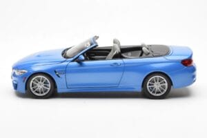 BMW M4 F83 Kabrió Yas Marina Kék Paragon 1:18 80432339612 Fém – 4. kép a 8-ből