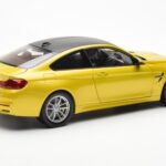 BMW M4 F82 Austin Sárga Metallic Paragon 1:18 - image 3 of 8