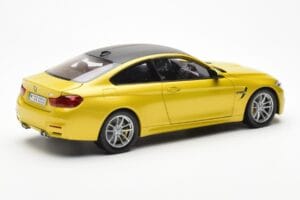 BMW M4 F82 Austin Sárga Metallic Paragon 1:18 80432339606 Fém – 3. kép a 8-ből