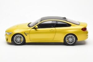 BMW M4 F82 Austin Sárga Metallic Paragon 1:18 80432339606 Fém – 4. kép a 8-ből