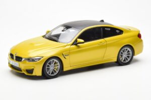 BMW M4 F82 Austin Sárga Metallic Paragon 1:18