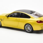 BMW M4 F82 Austin Sárga Metallic Paragon 1:18 - image 7 of 8