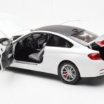 BMW M4 F82 Frozen Brilliant Fehér Paragon 1:18 PA-97101 - image 5 of 8
