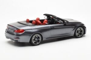 BMW M4 F83 Kabrió Szürke GT Spirit 1:18 GT081 Gyanta – 2. kép a 6-ből