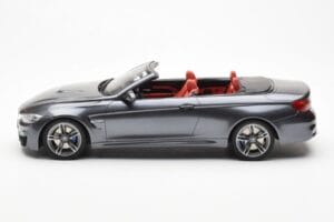 BMW M4 F83 Kabrió Szürke GT Spirit 1:18 GT081 Gyanta – 3. kép a 6-ből