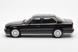 BMW M5 E34 Fekete Otto 1:18 OT690 Gyanta – 3. kép a 6-ből