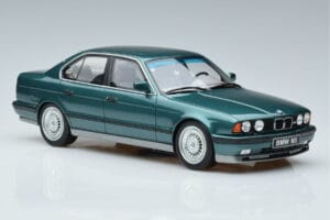 BMW M5 E34 Cecotto Edition Zöld Otto 1:18 OT968 Gyanta – 4. kép a 6-ből