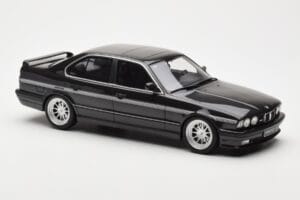 BMW M5 E34 Hartge H5 V12 Diamond Fekete Metallic Otto 1:18 OT362 Gyanta – 4. kép a 6-ből