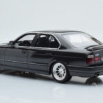 BMW M5 E34 Hartge Fekete Otto 1:18 - image 4 of 6